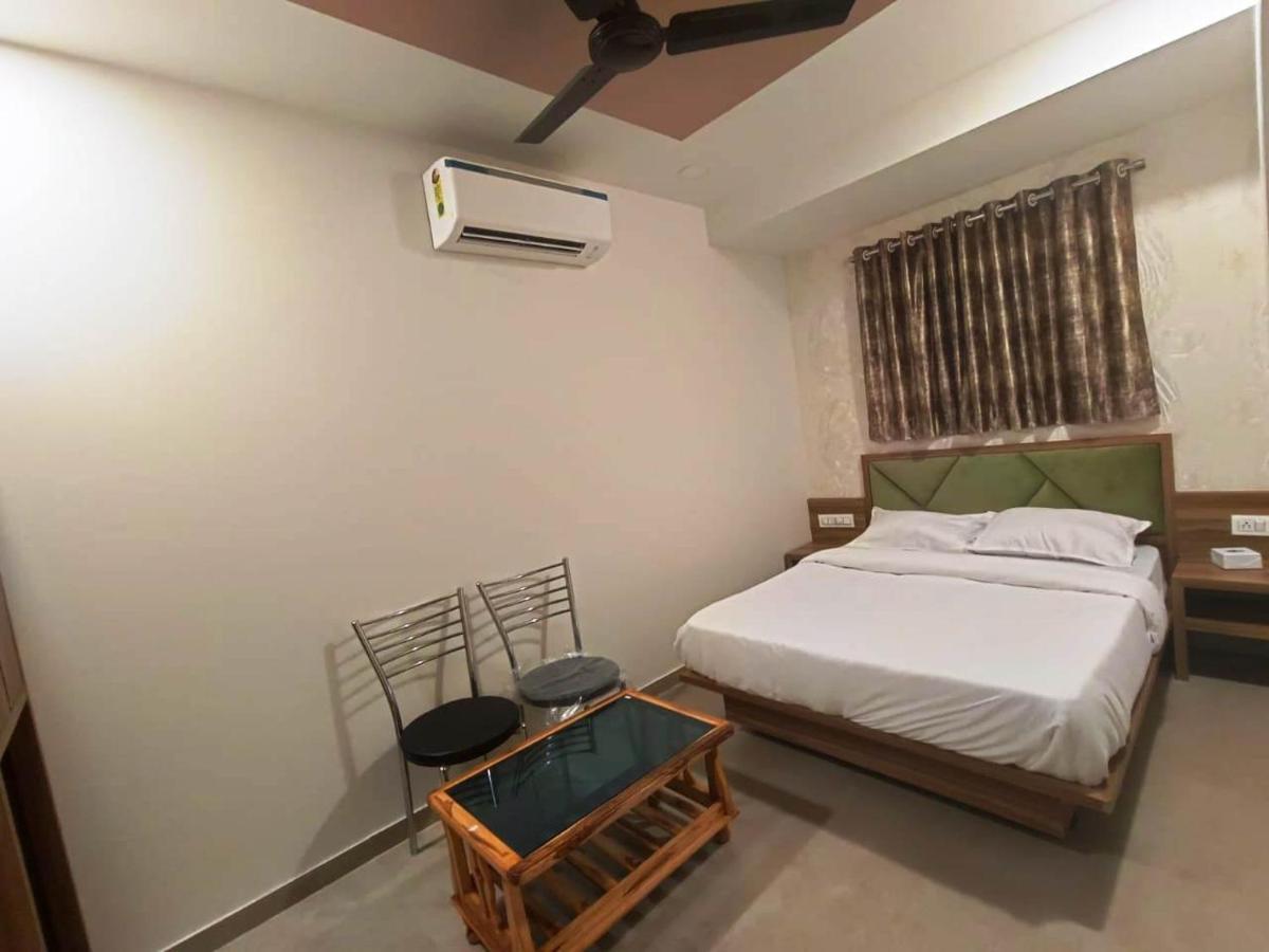 Sai Sagar Lodging & Boarding Ulhāsnagar Dış mekan fotoğraf
