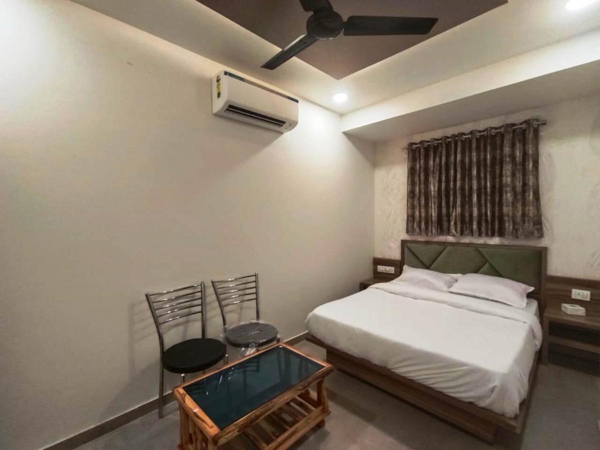 Sai Sagar Lodging & Boarding Ulhāsnagar Dış mekan fotoğraf